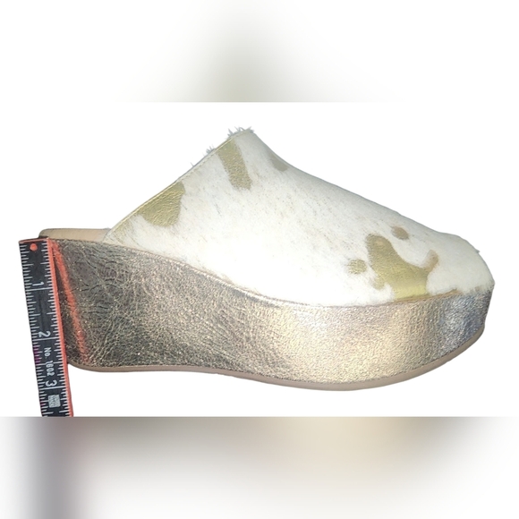 Chocolat Blu Viona Calf Hair Clog, Womens 7.5​ - Picture 12 of 12